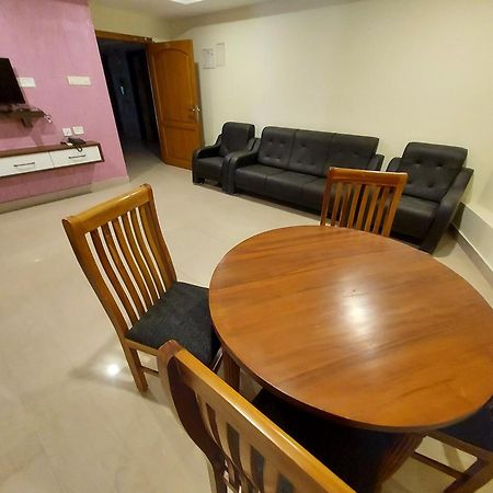 Hotel Sree Gokulam Apartments Guruvāyūr Екстериор снимка