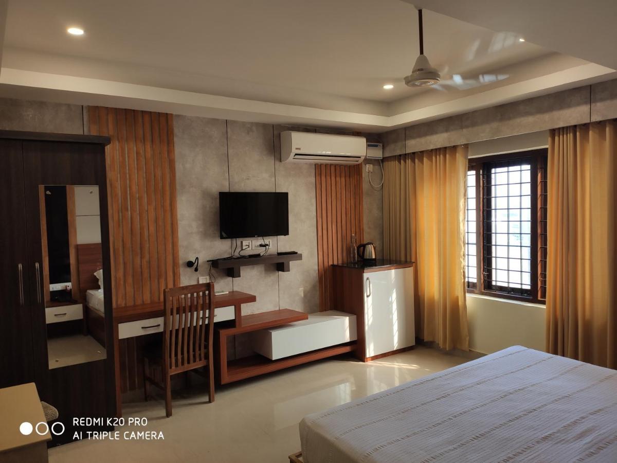 Hotel Sree Gokulam Apartments Guruvāyūr Екстериор снимка