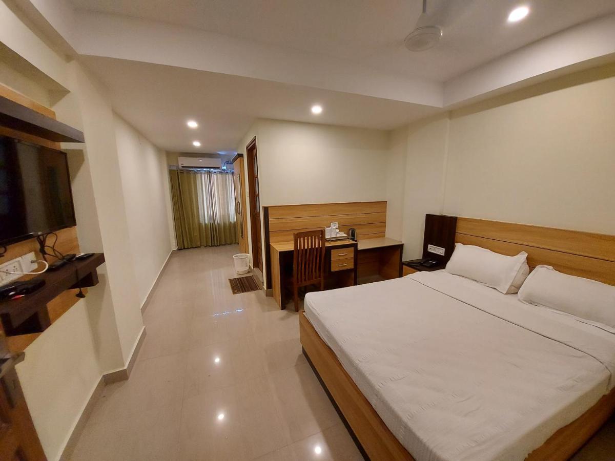 Hotel Sree Gokulam Apartments Guruvāyūr Екстериор снимка