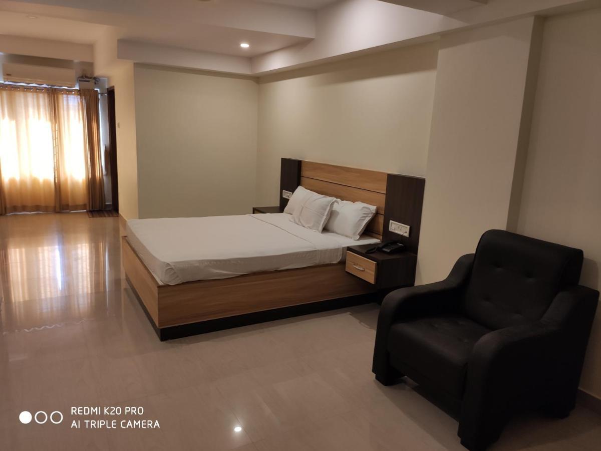 Hotel Sree Gokulam Apartments Guruvāyūr Екстериор снимка