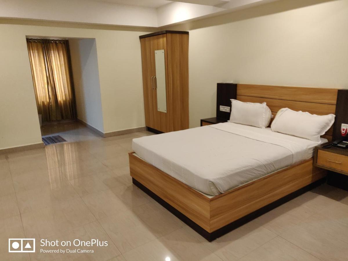 Hotel Sree Gokulam Apartments Guruvāyūr Екстериор снимка