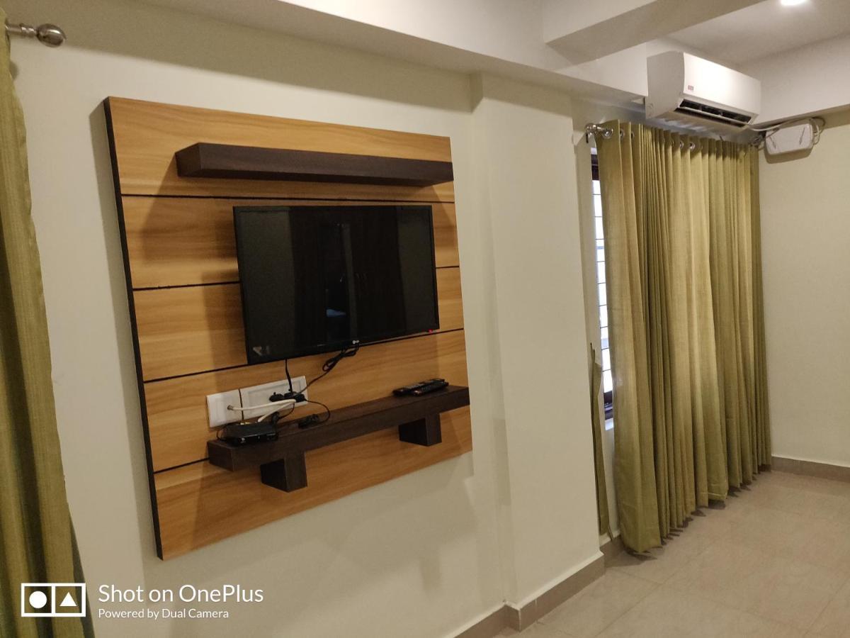 Hotel Sree Gokulam Apartments Guruvāyūr Екстериор снимка