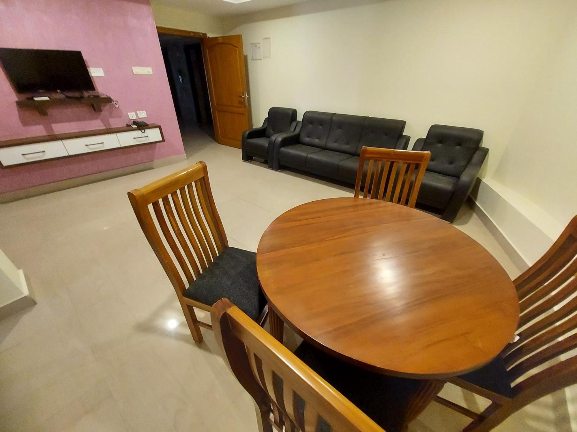 Hotel Sree Gokulam Apartments Guruvāyūr Екстериор снимка