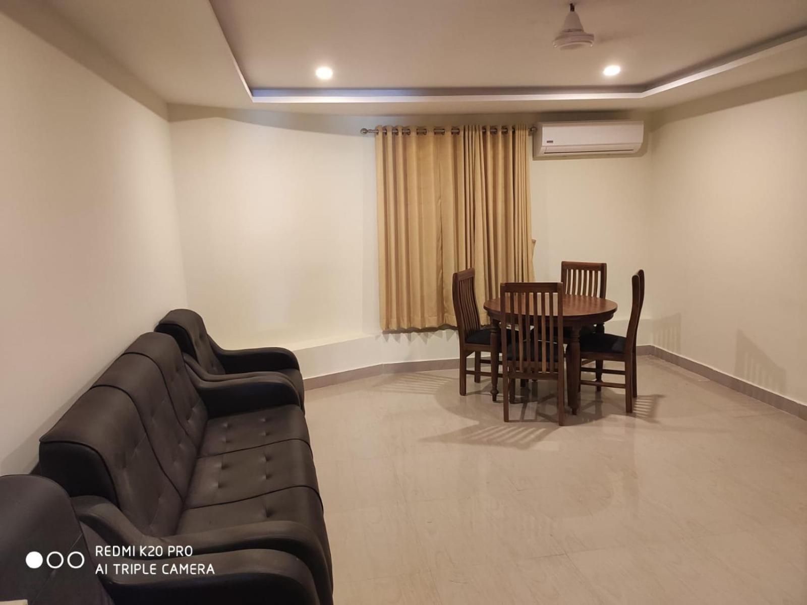 Hotel Sree Gokulam Apartments Guruvāyūr Екстериор снимка
